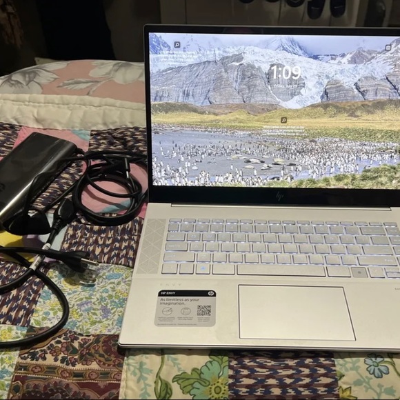 HP - ENVY 15.6" Touch-Screen Laptop - Intel Core i7 - 16GB Memory - 1TB SSD - Picture 5 of 5